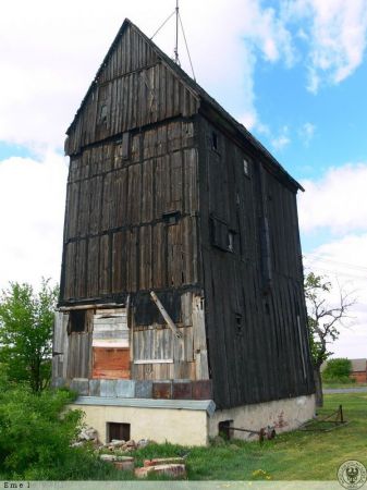 Nieczynny młyn w Żuchlowie