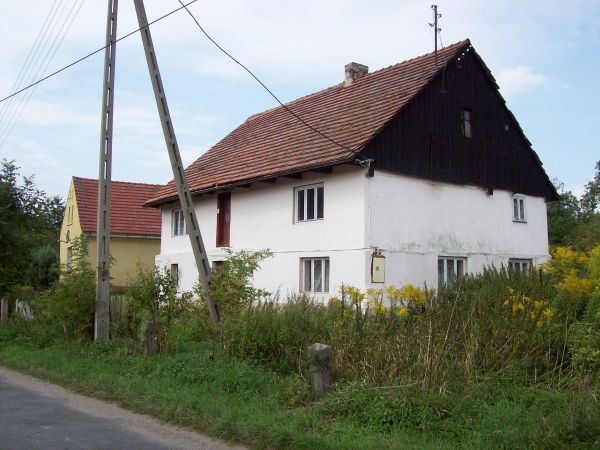 Skorzynice - wieś.Dom przed spaleniem.