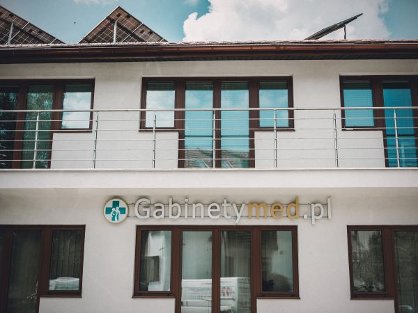 W budynku w obrębie ul. Kościuszki 175 mieści się Centrum Nowoczesnej Fizjoterapii - Marcin Jankowski. Centrum Rehabilitacji Katowice - prowadzi fizjoterapię pa