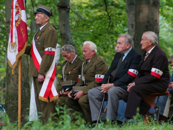 Byli Partyzanci na Mszy Ostrzelanej