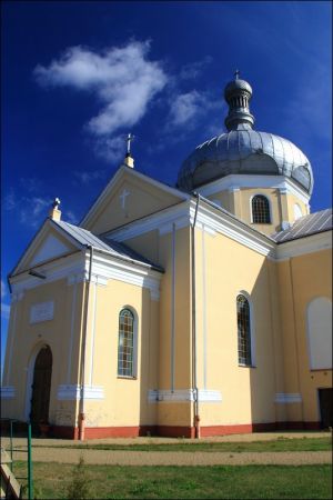 Cerkiew parafii grekokat. pw. Chrystusa Zmartwychwstałego. Jest to budynek murowany z 1880 roku. W latach 1915 - 1921 była odbudowana po pożarze. Obecnie jest t