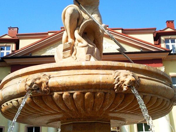 Czeladź. Przed pałacem