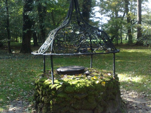 Studnia przed Domem Murgrabiego.