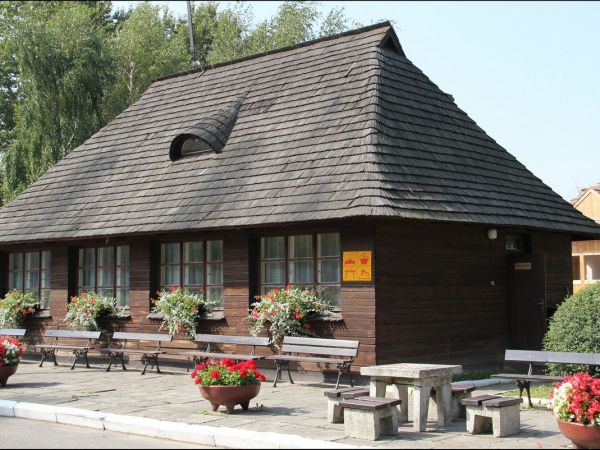 Skansen budownictwa ludowego.