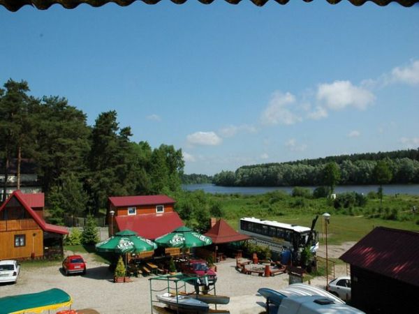 Widok na Bug z ośrodka Urocza