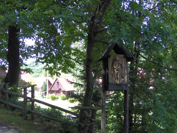 Droga od Domu św. Jacka do kościółka - skrót pod górkę :)