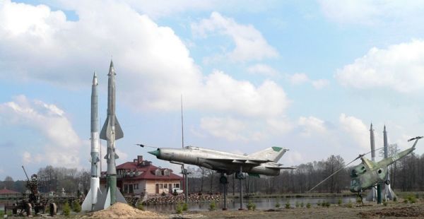 Park militarny w Krężnicy Jarej