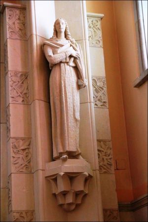 Klasztor Saletynów i Sanktuarium Matki Bożej z La Salette - Płaczącej  w Dębowcu  .  W kościele ukoronowana jest Matka Boża Saletyńska, która spełnia prośby lud