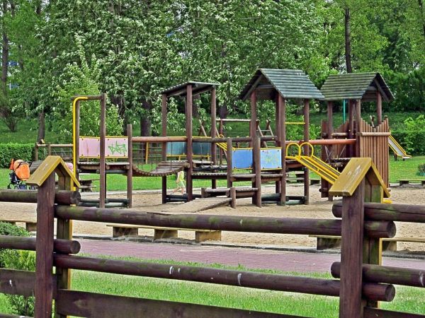 Park zabaw przy parku wodnym