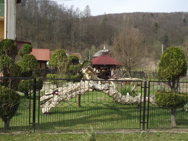 ja Cie ! w Bałtowie jesteśmy czy co ? - a może w Dolinie Nilu ! - nie dość, że okolica urody pełna to i mieszkańcy z pomysłami, fantazją i gospodarni !