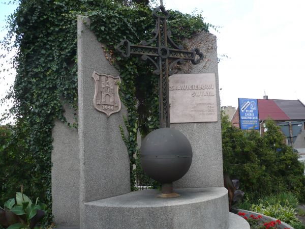 Ciekawy pomnik Przełomu Tysiąclecia.