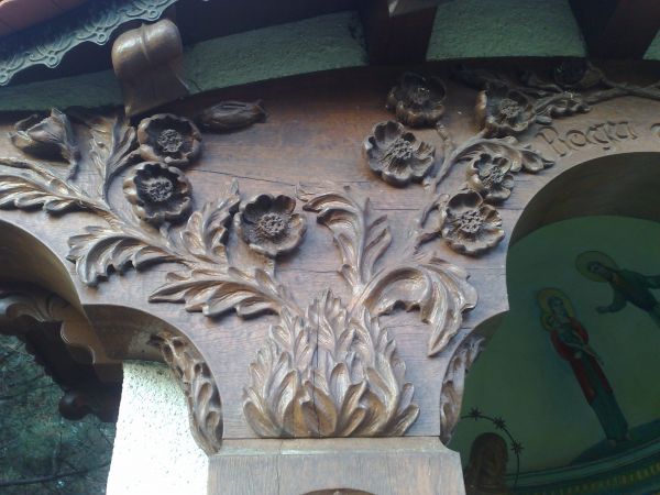 Ozdobne motywy kapliczki