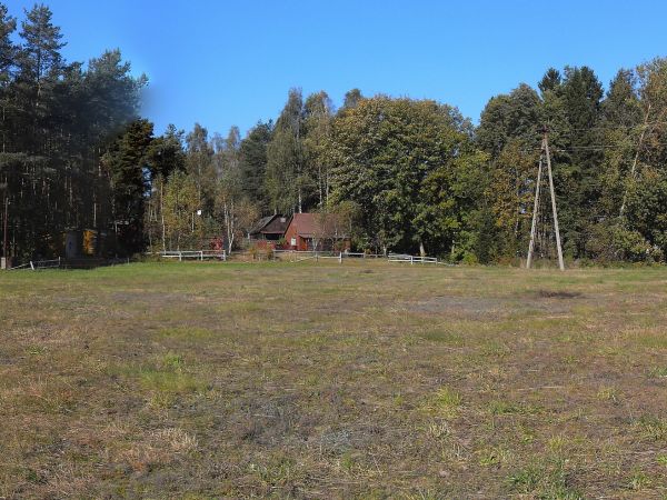 Widok na domki i kanał Wdy w Borsku