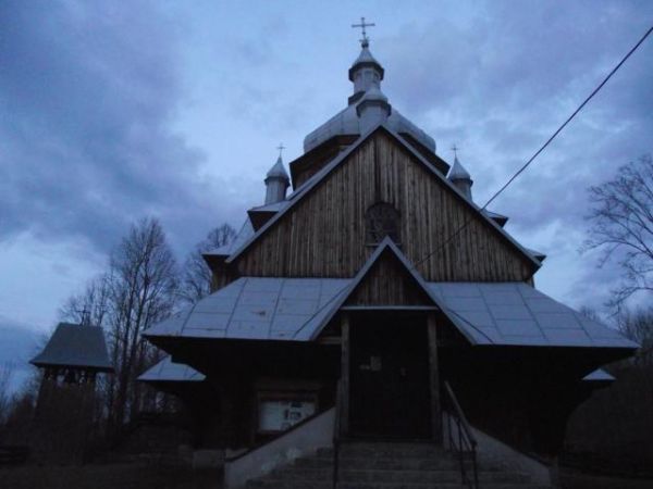 cerkiew z 1930r. - pw. św. Mikołaja, od 1971r. przejęto ją do użytku dla potrzeb wiernych obrządku rzymsko-katolickiego.