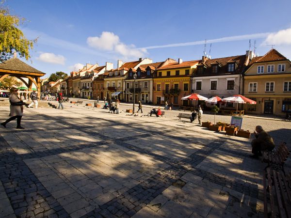 Sandomierz-kamieniczki okalające rynek