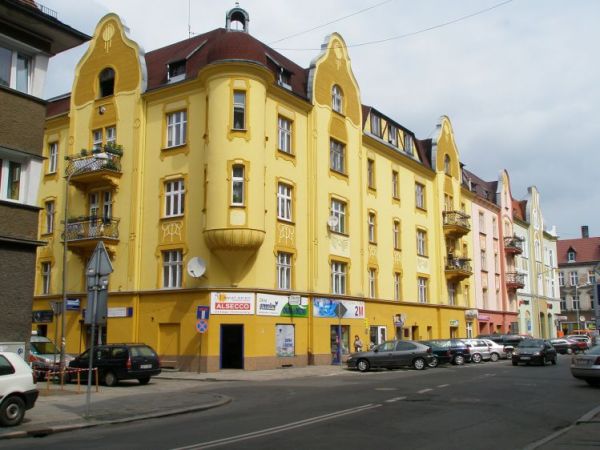 Ulica Bohaterów Warszawy w Nysie