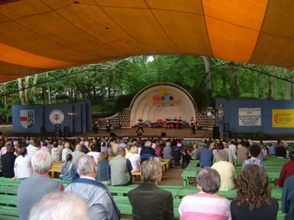 Sala koncertowa"Muszelka"w parku w Połczynie Zdroju
