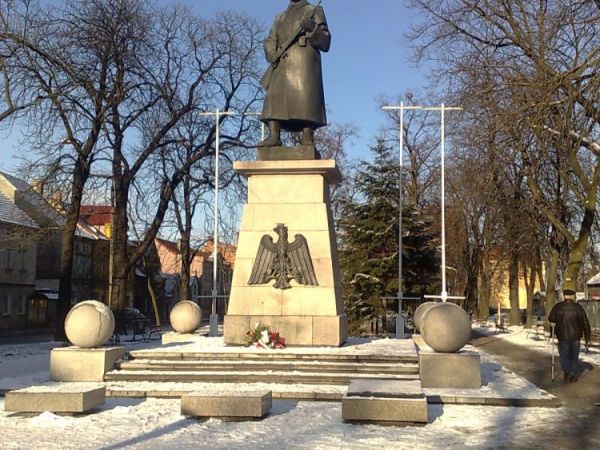 Pomnik Żołnierza na rawickich plantach.