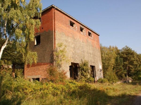 Stara kotłownia. Rogowo koło Mrzeżyna wrzesień - 2011