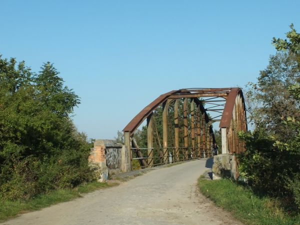 Most na kanale żeglugowym Odry