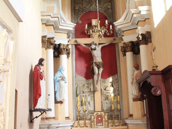 Łopienno,kościół - krucyfiks z drewna lipowego.