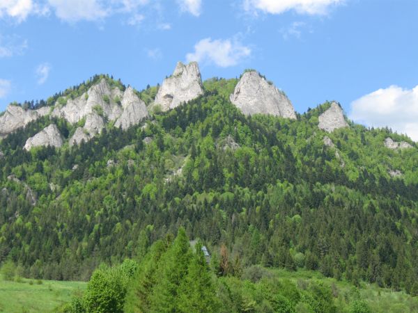 TRZY KORONY W WIOSENNEJ SCENERII