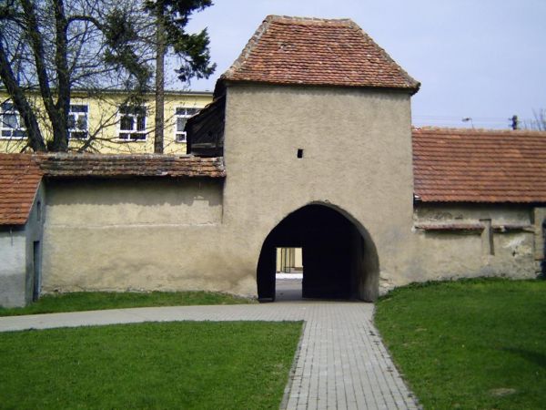 wejście na plac przy kościelny