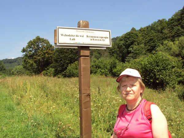 na  ścieżce historyczno-przyrodniczej "Bieszczady Odnalezione" - we wsi Łuh.