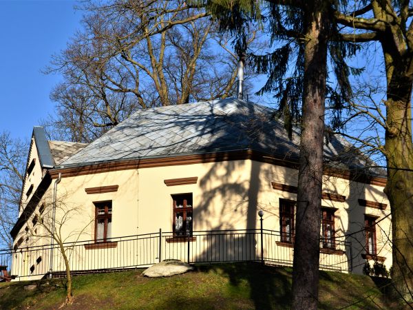 Pałacyk Myśliwski - widok od południowego wschodu