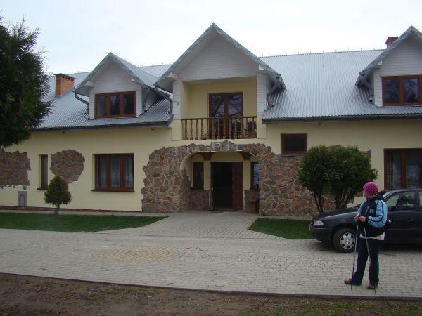 W 1987r. kompleks dworski przechodzi w ręce Diecezji Przemyskiej i staraniem ks. Bocho zostaje przekształcony w Dom Rekolekcyjny - Formacyjny "Caritas-u".