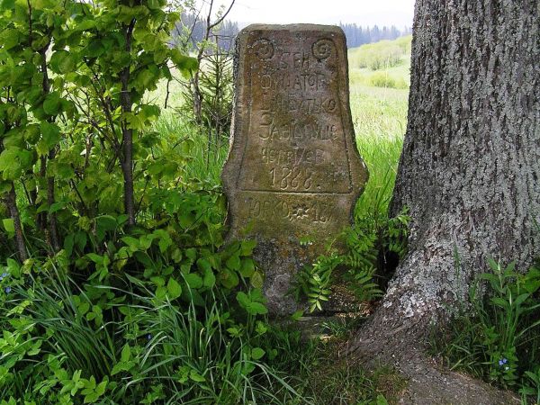 Kamień graniczny nieistniejącej wsi