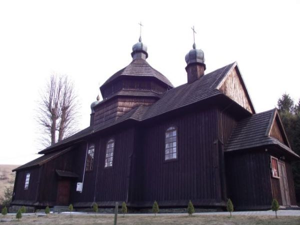 dawna cerkiew greko-katolicka pw. Narodzenia Bogurodzicy, po przesiedleniach ludności na skutek regulacji granic państwowych w 1951r. cerkiew służyła jako magaz