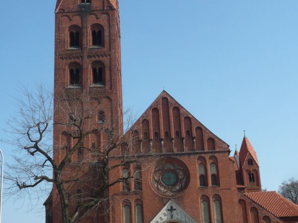 I jeszcze raz wczesną wiosną Konkatedra.