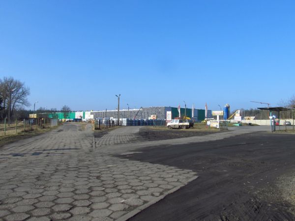 Steico i nowa hala produkcyjna w której będzie jako pierwszy w Polsce,  produkować drewno fornirowe LVL. Powierzchnia hali, to 20 tys. metrów kw.