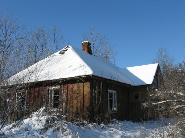 tu był zakonspirowany punkt przerzutowy na trasie kurierskiej na Węgry o kryptonimie - JAGA a później KORA - to w okresie od jesieni 1939r. do lato 1942r. - lic