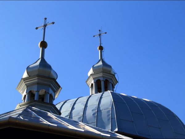 Dawna cerkiew greckokatolicka pw. św. Dymitra Męczennika, wzniesiona w 1904 r. w miejscu poprzedniej; po 1946 r. kaplica rzymskokatolicka pw. św. Wawrzyńca.