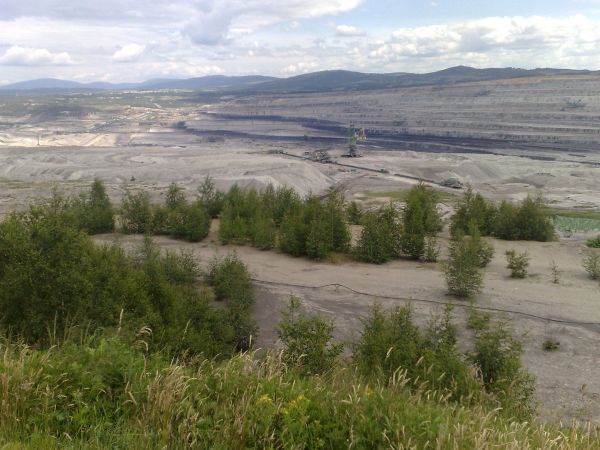 Wyrobisko odkrywkowe węgla brunatnego w Bogatyni.