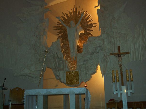 Sierpień 2006  Nowy kościół