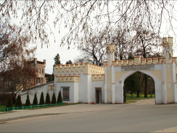 Pałac Lubomirskich w Przemyślu - Bakończycach .  Wybudowany w latach 1885–1887 przez księcia Hieronima Adama Lubomirskiego, według projektu Maksymiliana Nitscha