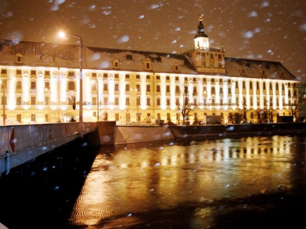 Gmach Główny Uniwersytetu