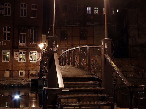 Bydgoszcz - Stalowa kładka nad odnogą Brdy zwaną Młynówką