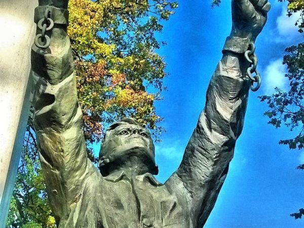 Pomnik "Krzyż Wdzięczności" Zwany również Pomnikiem Lubelskiego Lipca 1980 roku lub Pomnikiem NSZZ Solidarność