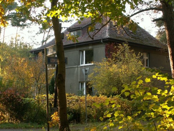 TU jest ul. Uzdrowiskowa 10 (a nie 16!)