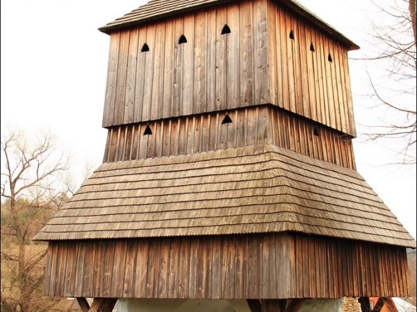 Cerkiew pw. św. Mikołaja w Dobrej Szlacheckiej . Obecnie kościół rzymskokatolicki p.w.  Podwyższenia Św. Krzyża . Zbudowana w 1879 r. Obok , na osi - druga cerk