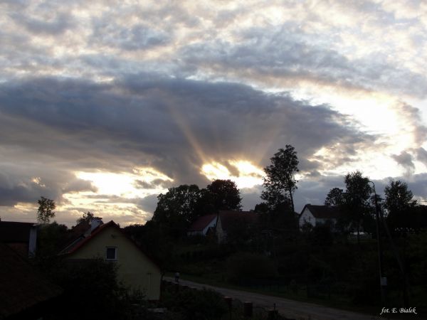 Po zachodzie słońca.