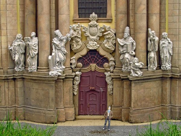 KOWARY - Park Miniatur Zabytków Dolnego Śląska - Kościół NMP w Krzeszowie jest jednym z największych i najpiękniejszych kościołów barokowych w Europie.