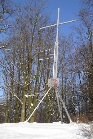 Krzyż Milenijny na szczycie wzgórza Belweder /217 m n p m/ w Obornikach Śląskich