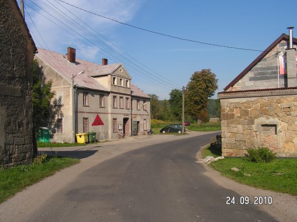 Zbylutów wieś.Świetlica.