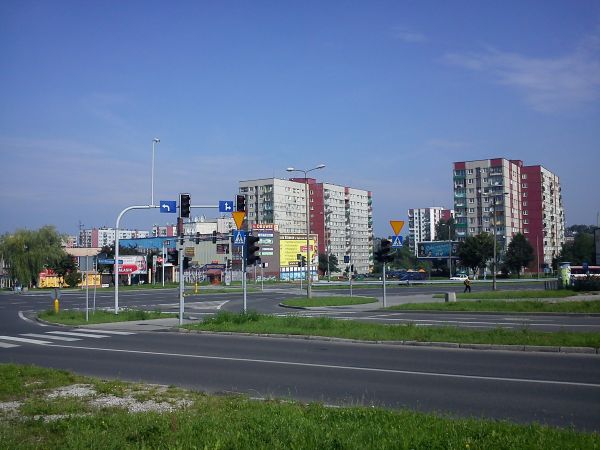 Sosnowiec-Zagórze. Skrzyżowanie Ulic Braci Mieroszwskich i Aleji Franciszka Blachnickiego.