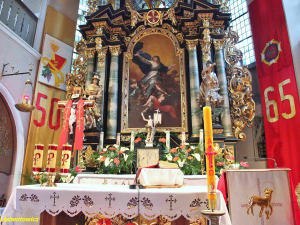 OŁTARZ  GŁÓWNY